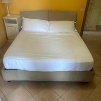 Letto matrimoniale contenitore con materasso