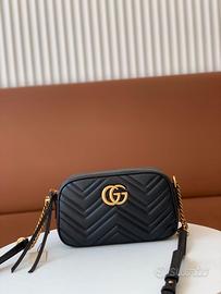 Borsa Gucci Marmont con catena per fotocamera, pic