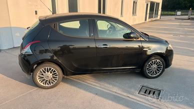 Lancia y 1.3