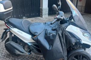 Piaggio MP3 300 hpe 04/2023