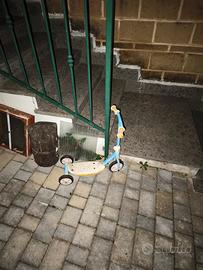 casette per giochi e monopattino 