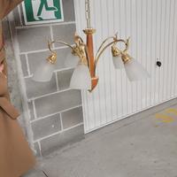 Lampadario e lampada da comodino 