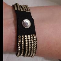 bracciale con brillantini e bottone