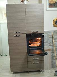 : Mobile Cucina: Credenza + Colonna con Forno Elet