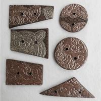 Set di bottoni decorativi in ceramica fatta a mano