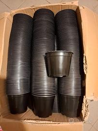 100 vasi in plastica