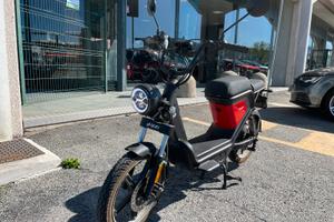 Ciclomotore scooter elettrico KEEWAY EZI MINI