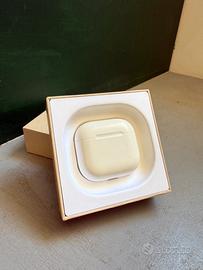 Airpods 4 con base ricarica wireless