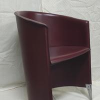 poltroncina, sedia in pelle bordeaux  con piedini