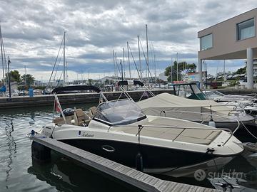 Quicksilver Activ 675 Sundeck