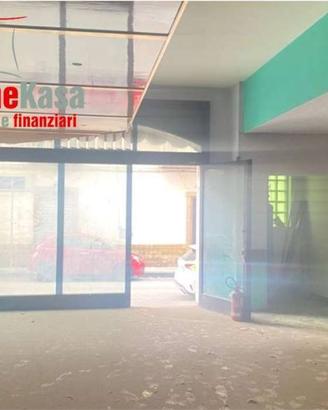 Immobile di 110 m² con 4 locali a Cimitile