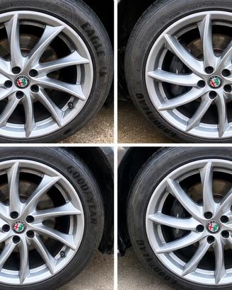 Cerchi lega 18 Alfa romeo giulia