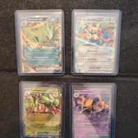 Lotto Pokémon Premium: 4 Carte in Top Loader -