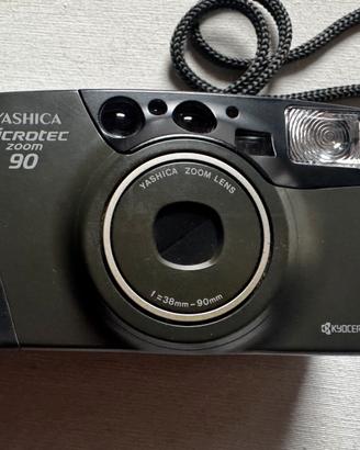 Fotocamera a pellicola analogica yashica zoom 90