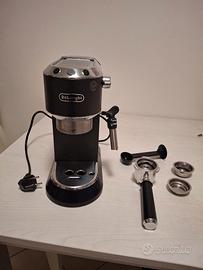 Macchina caffè De Longhi Dedica EC685 nera