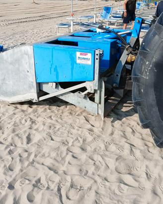 puliscispiaggia usato da trattore 
