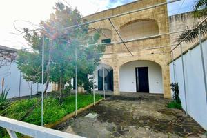 CASA SEMINDIPENDENTE A UGENTO