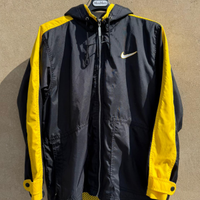 Nike Vintage Windrunner – Nera & Gialla