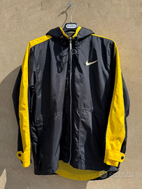 Nike Vintage Windrunner – Nera & Gialla