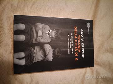 libro NUOVO " trilogia della città di k. "