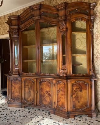 Credenza antica in noce e radica con vetrina