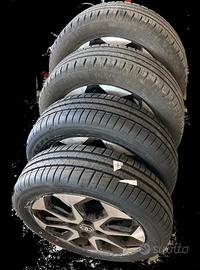 cerchi e pneumatici 165/60 R15 77H per Toyota Aygo
