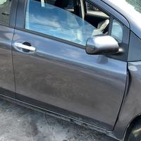 Porta anteriore dx toyota yaris anno 2010