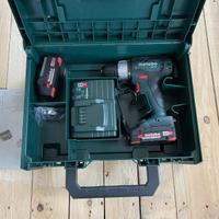 TRAPANO AVVITATORE A PERCUSSIONE Metabo