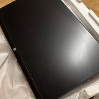 2 Monitor HP 22”: 1 nuovo + 1 da riparare