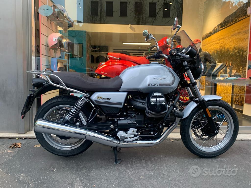 Moto Guzzi V7 Stone Roma nuova - Che Moto Roma