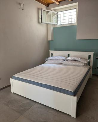 Letto + materasso + cuscini