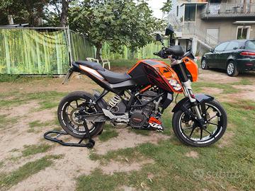 KTM Duke 125 (2014) – 15 CV