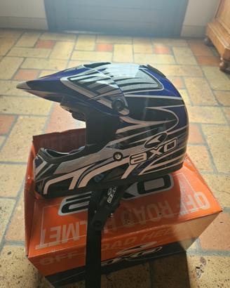vecchio casco moto per ragazzo 