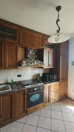 Cucina angolare in legno massello