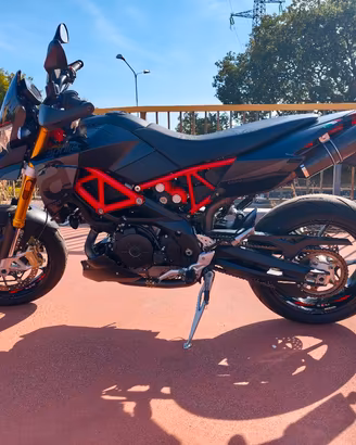 Aprilia Dorsoduro 900
