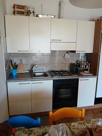 Cucinotto colore chiaro