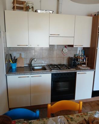 Cucinotto colore chiaro