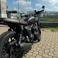 Triumph street twin
