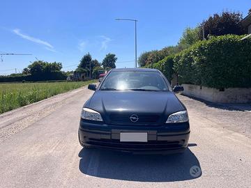Opel Astra del 1998 nero