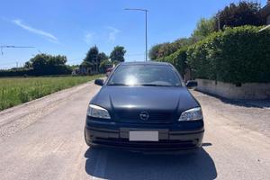 Opel Astra del 1998 nero