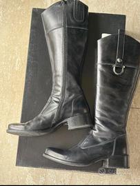 Stivale in pelle nero