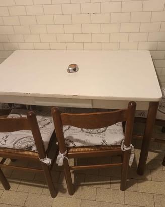 Tavolo e cucina