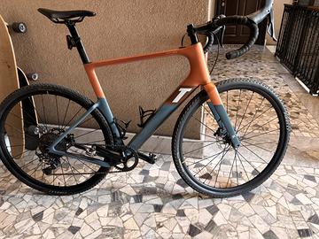3T Exploro Racemax