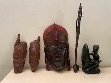 Lotto di maschere e sculture trazionalu africane