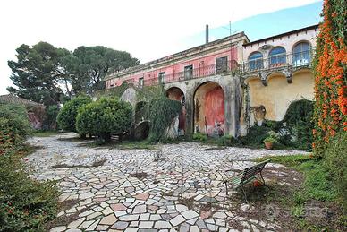 Villa nobiliare 1800mq da ristrutturare a Giarre