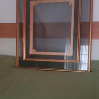 quadro con  cornice in legno antichizzato e vetro