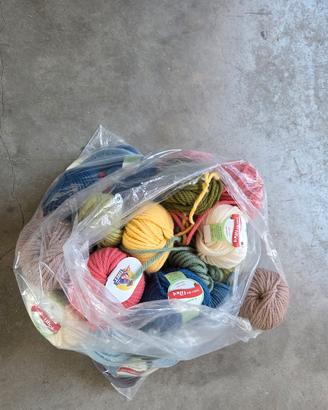 pura  lana vergine  da 50 grammi  nuova 40 gomitol