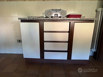 Cucina e mobiletto
