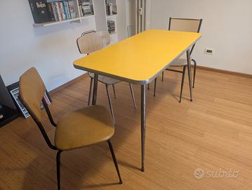 tavolo vintage in formica anni '50