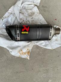 Terminale Akrapovic in carbonio